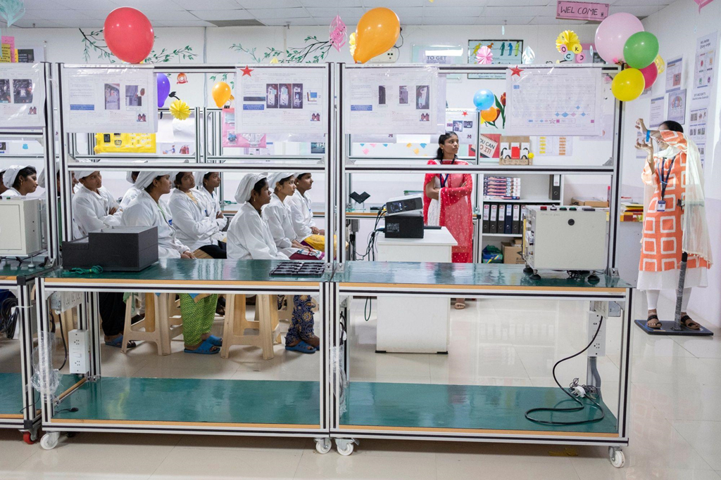 Tuong lai Apple tren doi vai nhung phu nu luong 4 USD/ngay hinh anh 8