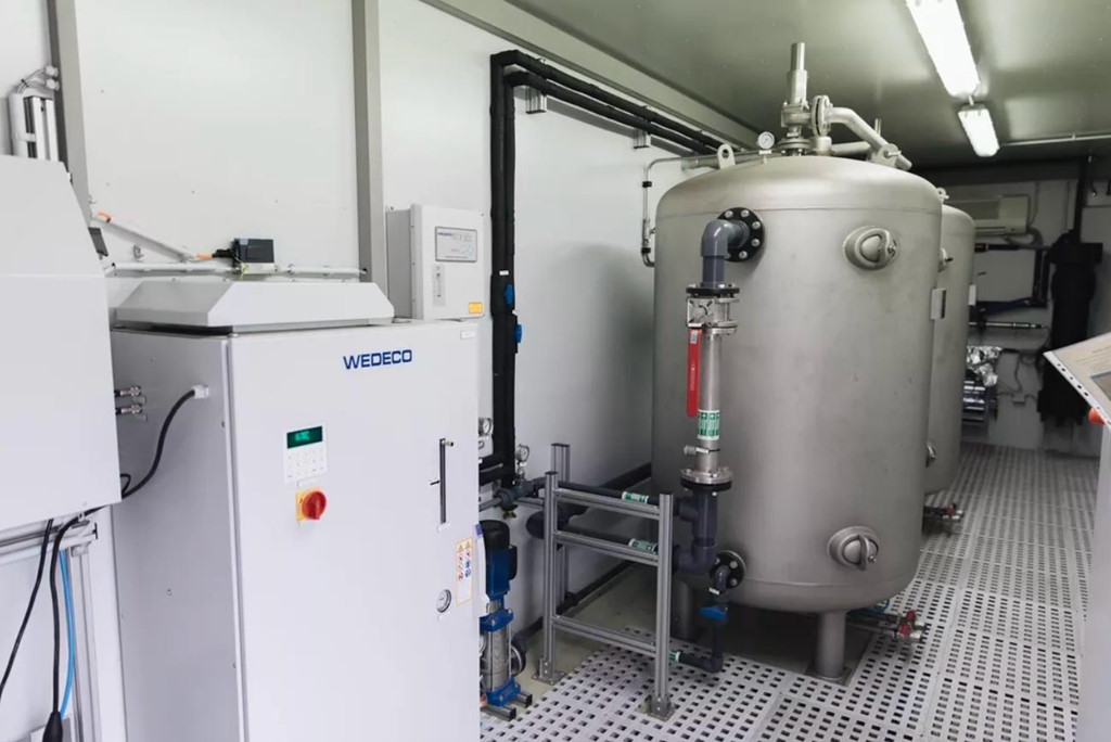 'Toi thu uong bia tai che tu phan va nuoc thai' hinh anh 4