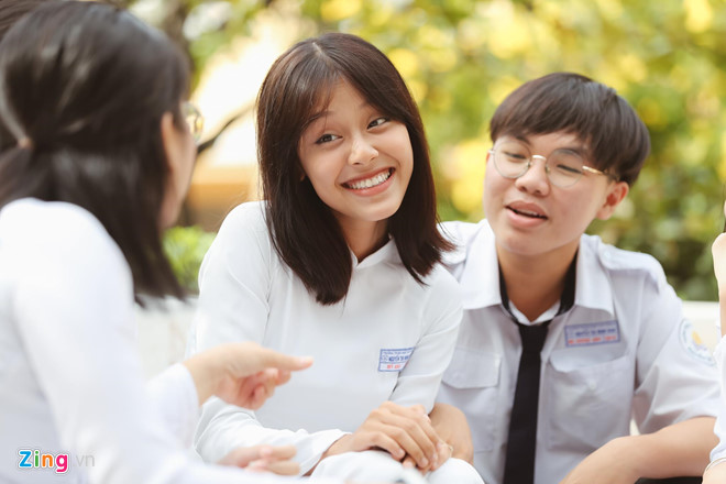 3 nu sinh 'chiem spotlight' mang xa hoi sau ngay khai giang hinh anh 5