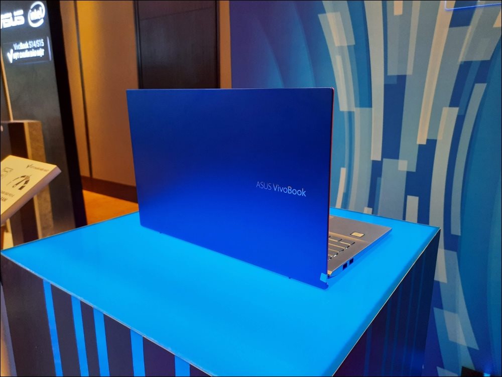 Asus giới thiệu dòng máy VivoBook S14/S15 mới, SSD 512GB, màn hình mỏng, giá từ 18,99 triệu đồng
