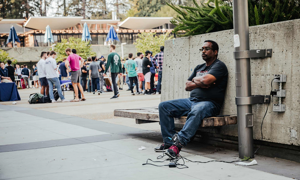 Vong kim co tren chan cong chua Huawei la thu gay tranh cai hinh anh 4