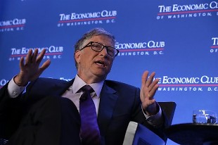 Bill Gates luôn mang theo một chiếc túi chứa đựng bí mật thành công của mình. Vậy bên trong đó có gì?