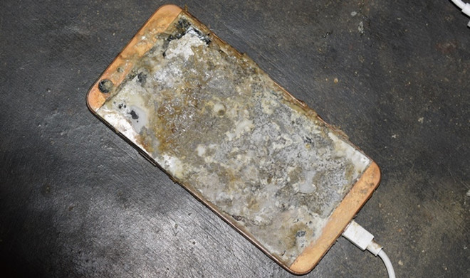 Dien thoai phat no khi sac pin, thanh nien o Quang Ngai tu vong hinh anh 1