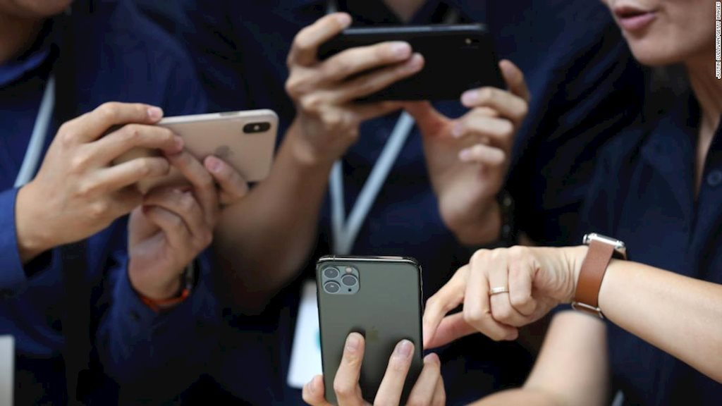 iPhone 11 bán chạy dù bị chê