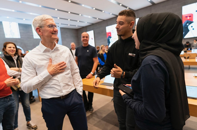 CEO Apple: 'Chung toi luon ban iPhone voi gia re nhat' hinh anh 1
