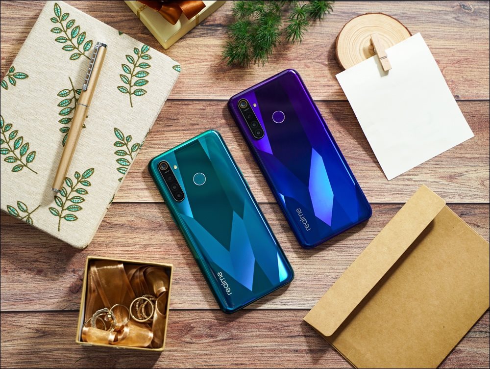 Realme giới thiệu bộ đôi smartphone Realme 5, cụm 4 camera, giá từ 3,99 triệu đồng