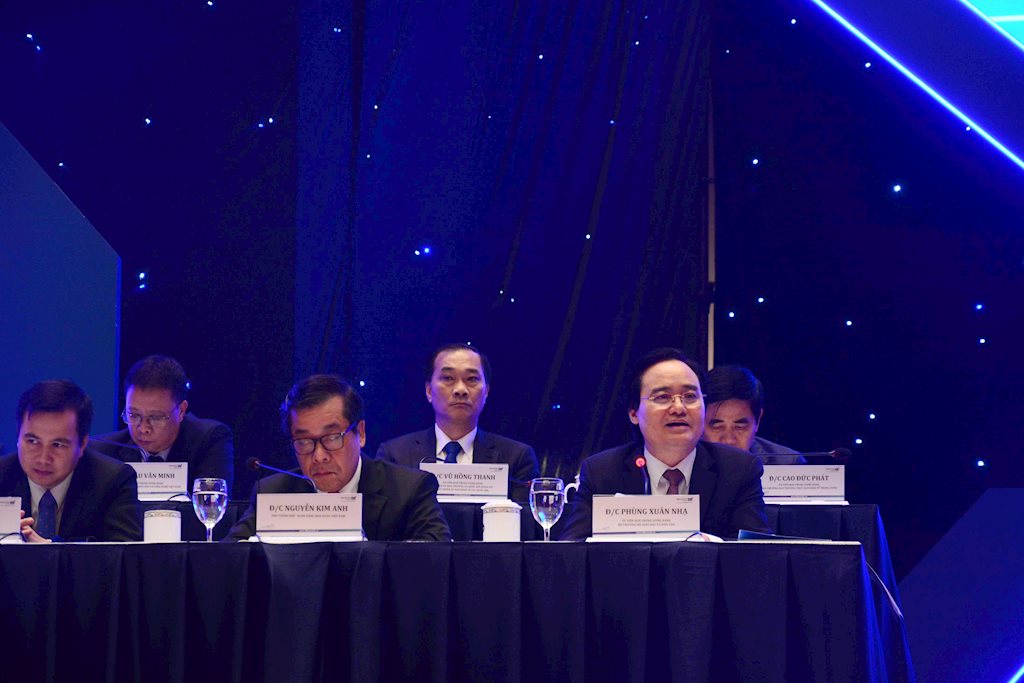 Đào tạo CNTT, tiếng Anh cho học sinh Việt Nam ngay từ năm lớp 3 | Bộ GD&ĐT khuyến khích các trường đại học mở mã ngành đào tạo công nghệ mới phục vụ chuyển đổi số