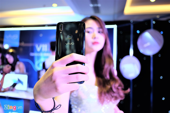 Thang 10, nhieu smartphone giam gia tien trieu tai Viet Nam hinh anh 5