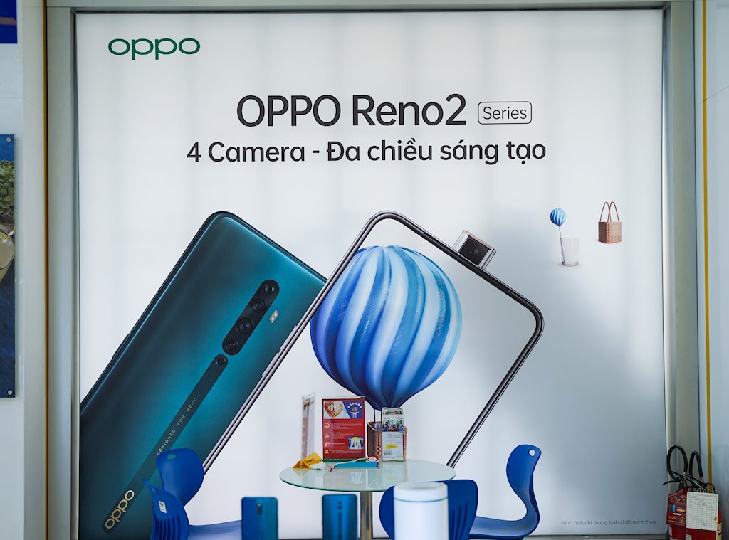 Hình ảnh OPPO Reno 2 series bất ngờ xuất hiện khắp phố phường