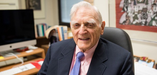 Nhìn lại lịch sử phát triển pin Lithium-ion mới thấy, việc phát minh ra viên pin mang tính cách mạng này không hề dễ chút nào - Ảnh 3.