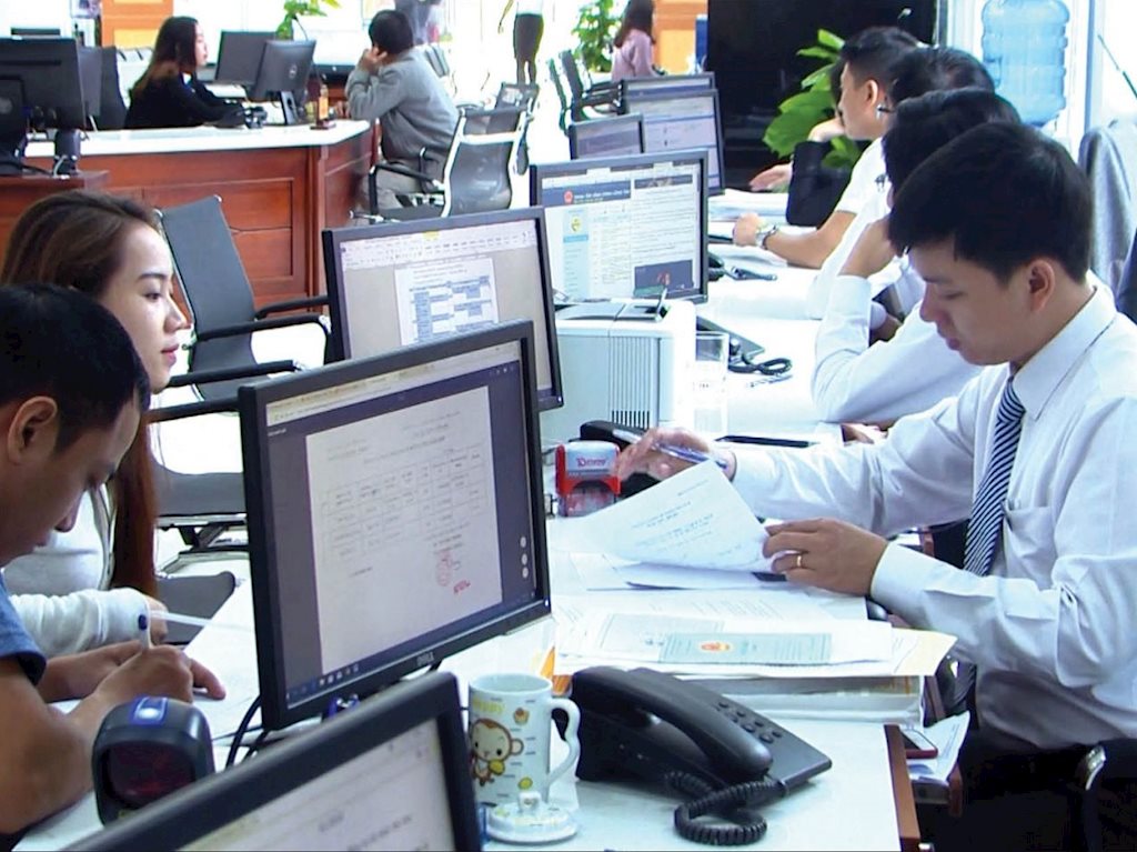 Thừa Thiên Huế: Các đơn vị đảm bảo tinh giảm biên chế 10%, giảm chi ngân sách 10%
