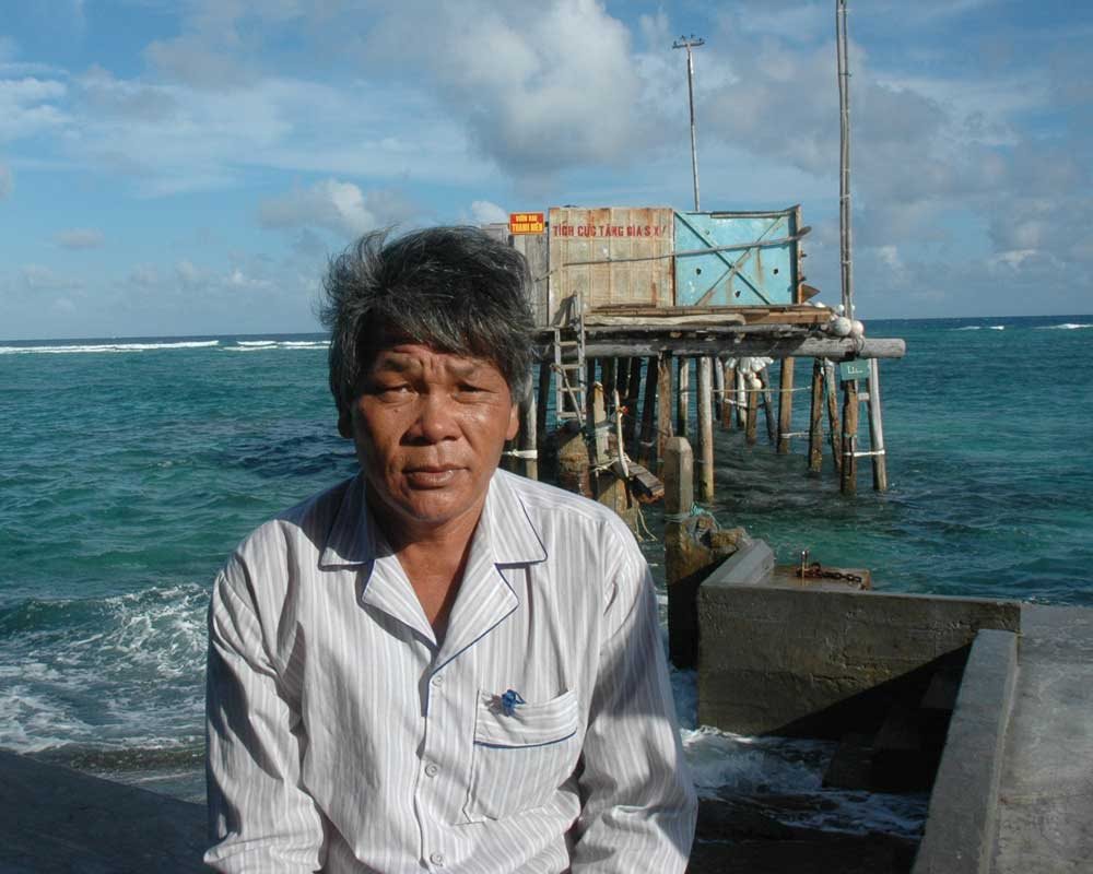 Những ngư dân thoát chết nhờ điện thoại di động trên biển