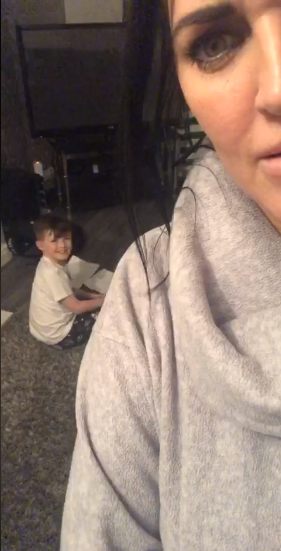 Chết cười với cậu bé 9 tuổi đang nhờ trợ lý ảo Alexa làm hộ bài tập toán thì bị mẹ bắt quả tang tại trận - Ảnh 3.