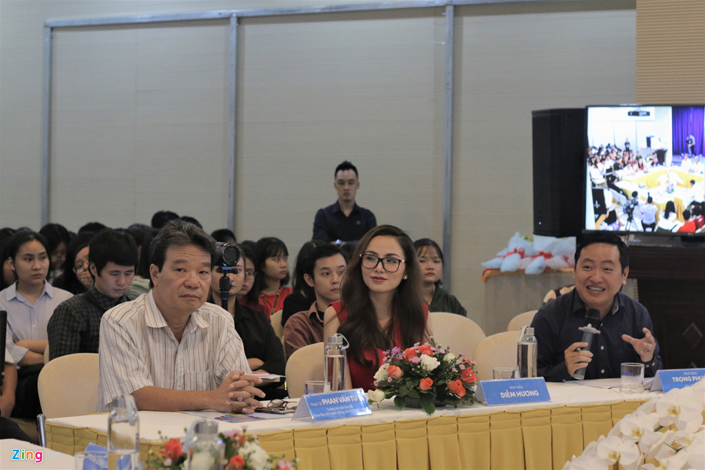 'Facebooker Dam Vinh Hung lay tu cach gi de duoc quyen xu nguoi khac' hinh anh 1