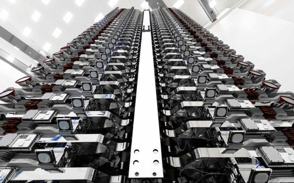 Elon Musk đăng bài Twitter bằng vệ tinh cấp Internet của mình: