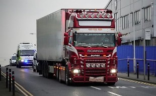 Tại sao những kẻ buôn người giấu người trong container đông lạnh?