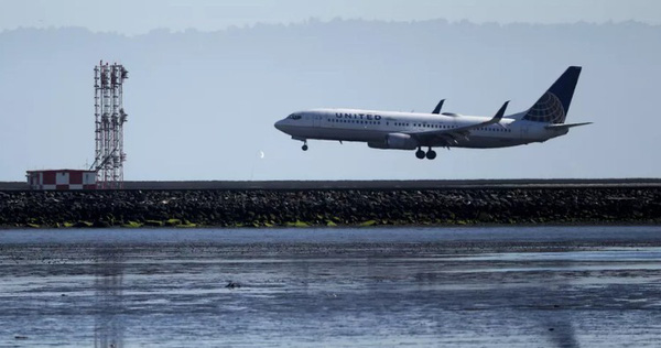 Tiền đi công tác bằng máy bay của Apple lên tới 150 triệu USD, nhiều tới mức họ muốn giúp hãng bay nâng cấp cả ga chờ cho đẹp