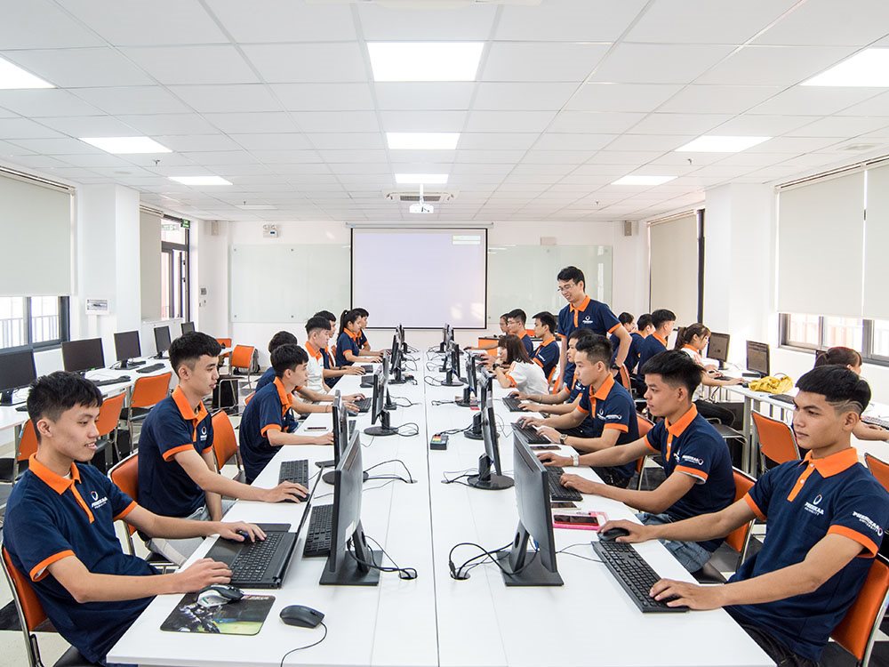 ĐH Phenikaa và ĐH Texas Arlington sẽ phát triển các chương trình đào tạo liên kết lĩnh vực công nghệ