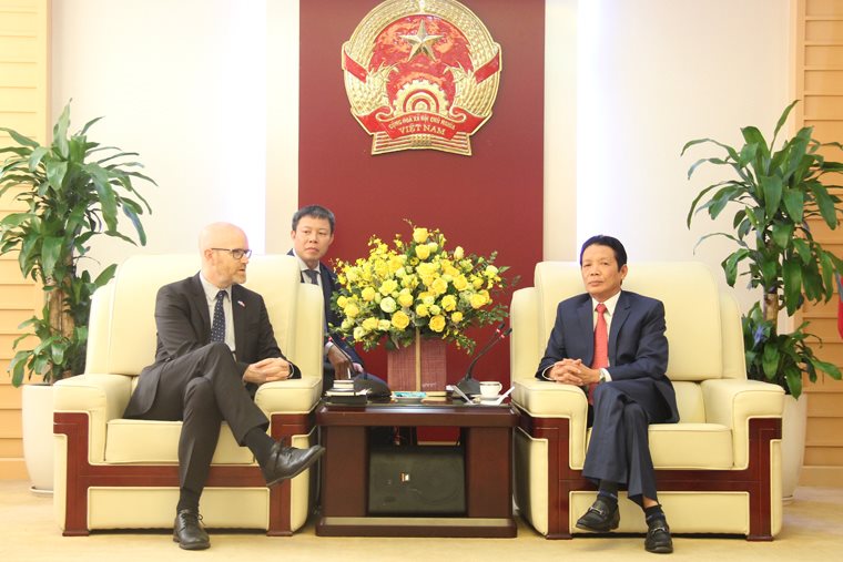 Bộ TT&TT đề nghị Facebook chủ động, phối hợp chặt chẽ để gỡ bỏ các thông tin xấu độc