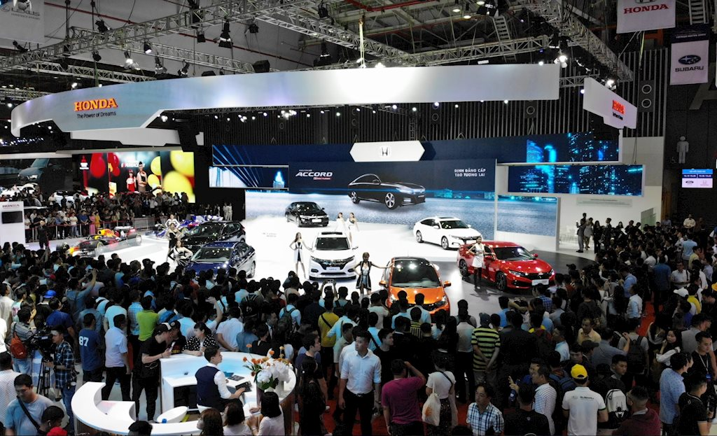 Xe nhập khẩu vào Việt Nam tăng cao kỷ lục, xe lắp ráp đồng loạt giảm giá cạnh tranh