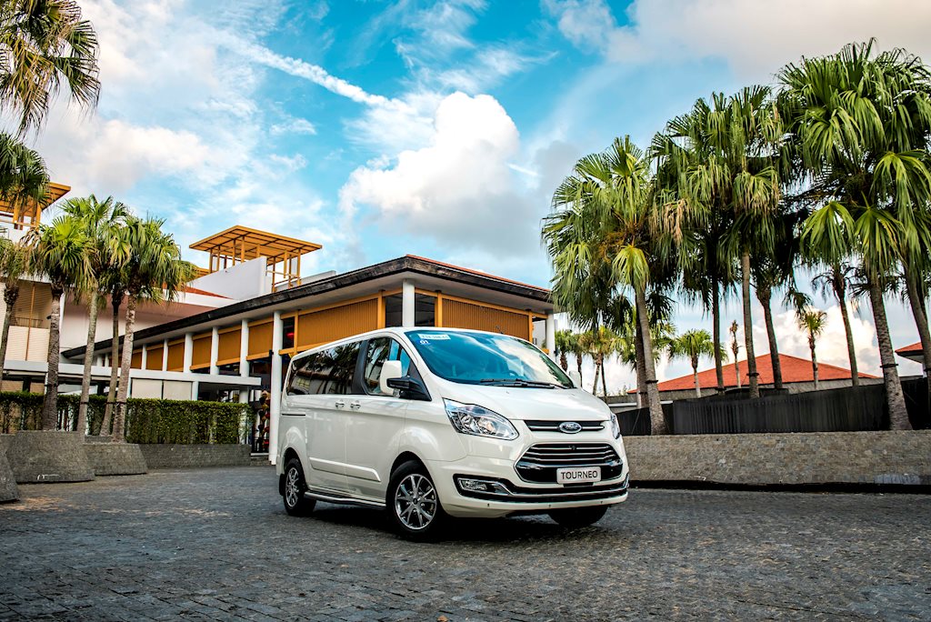 Khách hàng tiềm năng nói gì về Ford Tourneo?