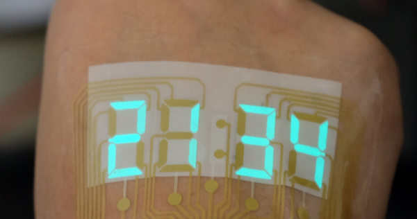 Trung Quốc chế tạo ra loại màn hình siêu mỏng và dẻo tới mức có thể dán trên da