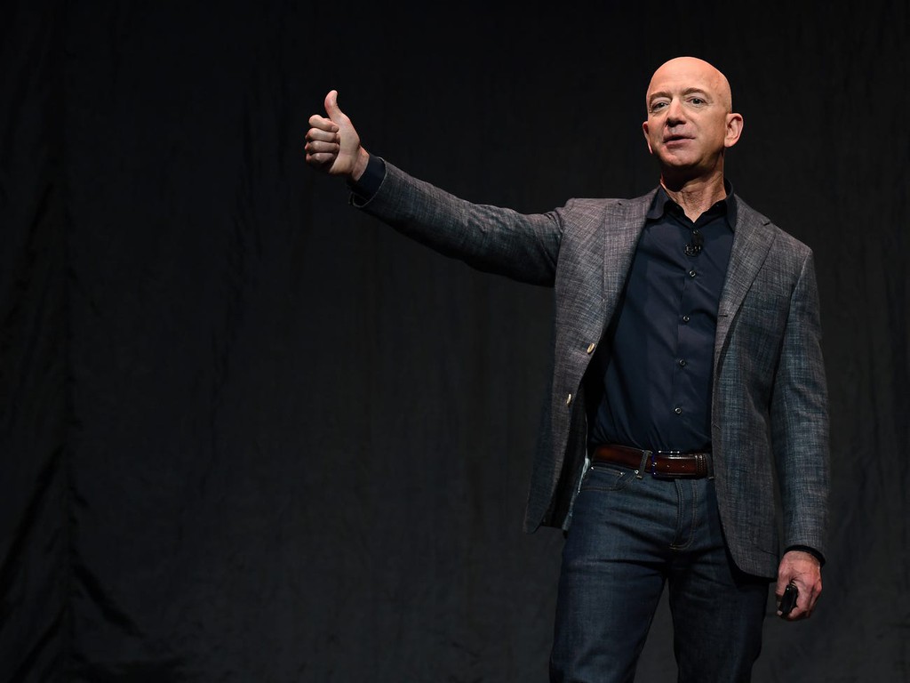 10 năm biến động của tỷ phú Jeff Bezos