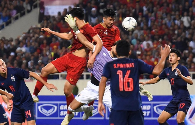 Fan Viet tran vao Facebook Van Lam, Van Hau chuc mung hinh anh 1