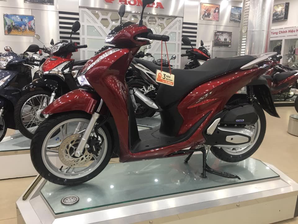 Honda Việt Nam khuyến mại tặng quà khách hàng mua xe máy