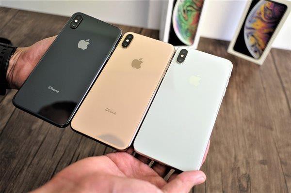 iPhone XS Max, Galaxy Note10 va loat smartphone giam gia manh thang 12 hinh anh 1