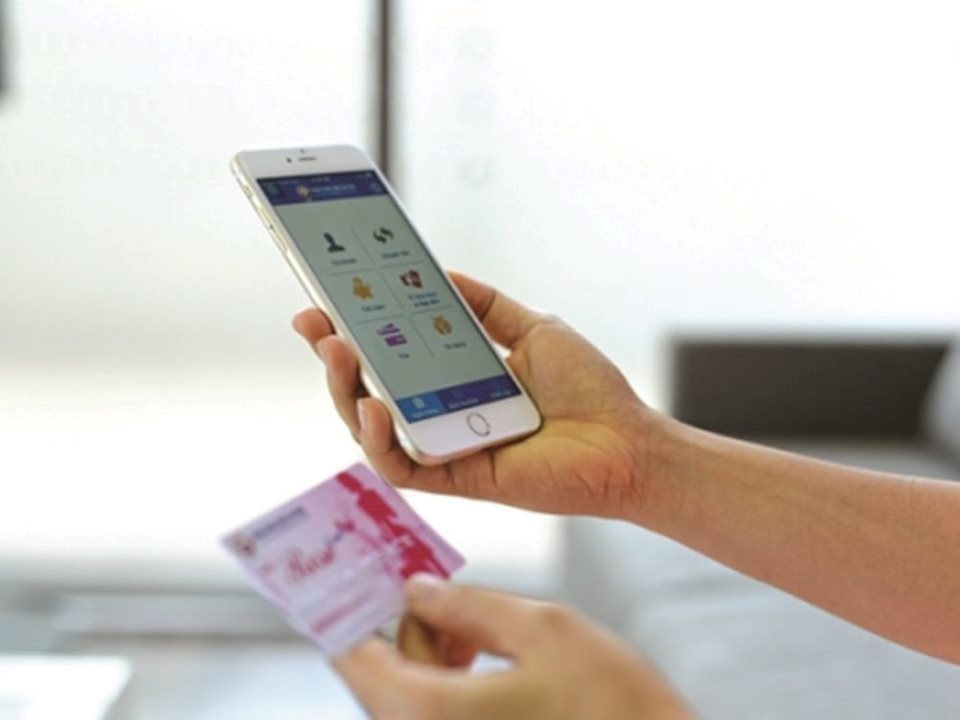 Cục Cạnh tranh và Bảo vệ người tiêu dùng khuyến cáo người dùng cẩn trọng khi vay tiền trực tuyến