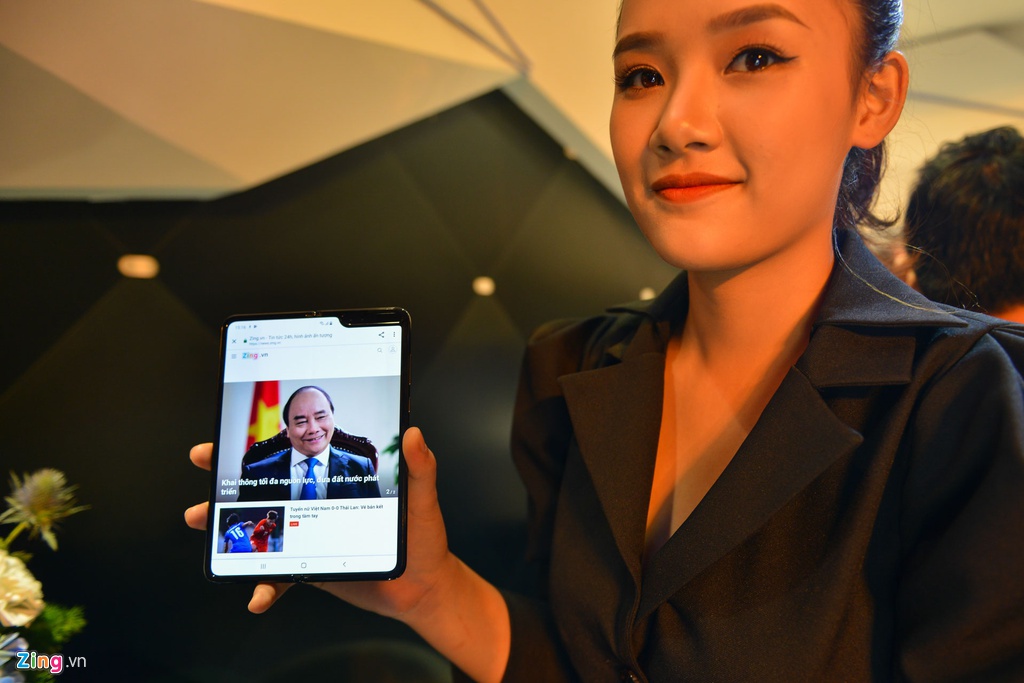 Samsung va Huawei chon cach 'la' de ban sieu pham mua cuoi nam hinh anh 2 U22_Viet_Nam_Singapore_2_zing.jpg
