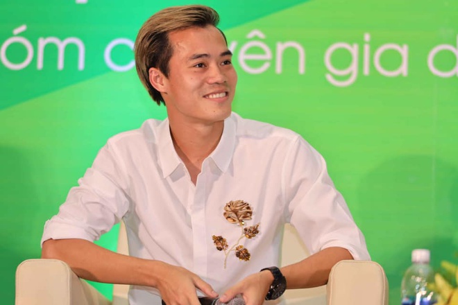 Dong MV, lam vlog la 'nghe tay trai' cua hoi cau thu Viet Nam hinh anh 9