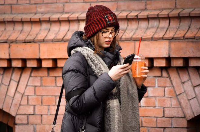 Chan thuong dau, co tang manh ke tu khi iPhone xuat hien hinh anh 1