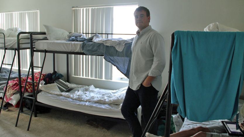 Ong chu startup nhan trieu USD tung song trong mot chiec tu hinh anh 2