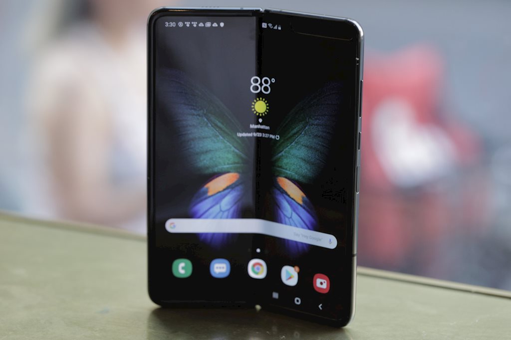 Dù có giá 2000 USD, Galaxy Fold cũng đã bán được 1 triệu chiếc