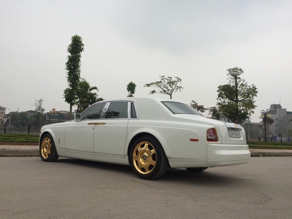 Loạt Rolls-Royce cũ biển siêu đẹp, rao bán giá 'khủng'