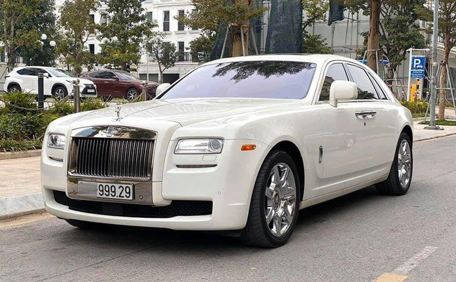 Loạt Rolls-Royce cũ biển siêu đẹp, rao bán giá 'khủng'