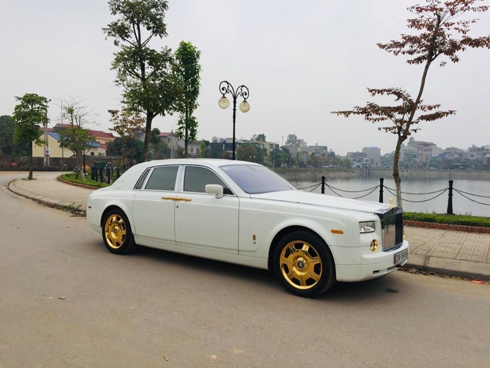 Loạt Rolls-Royce cũ biển siêu đẹp, rao bán giá 'khủng'