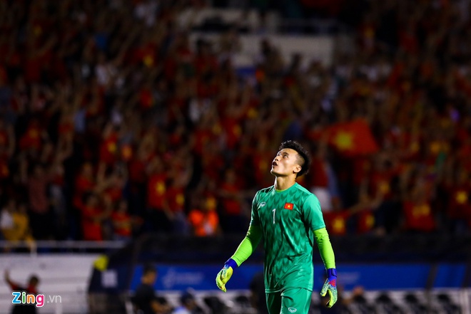 Cau thu nao tang nhieu luot theo doi nhat sau SEA Games 30? hinh anh 5 Thanh_Chung_vs_Tien_Dung_5_zing.jpg