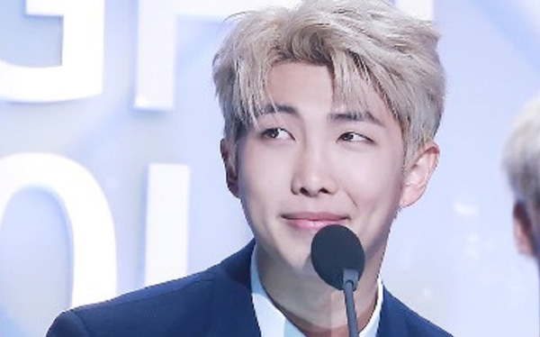 Đánh mất 34 cặp tai nghe Airpods, trưởng nhóm nhạc BTS vẫn dửng dưng như không vì ‘nhà có điều kiện’