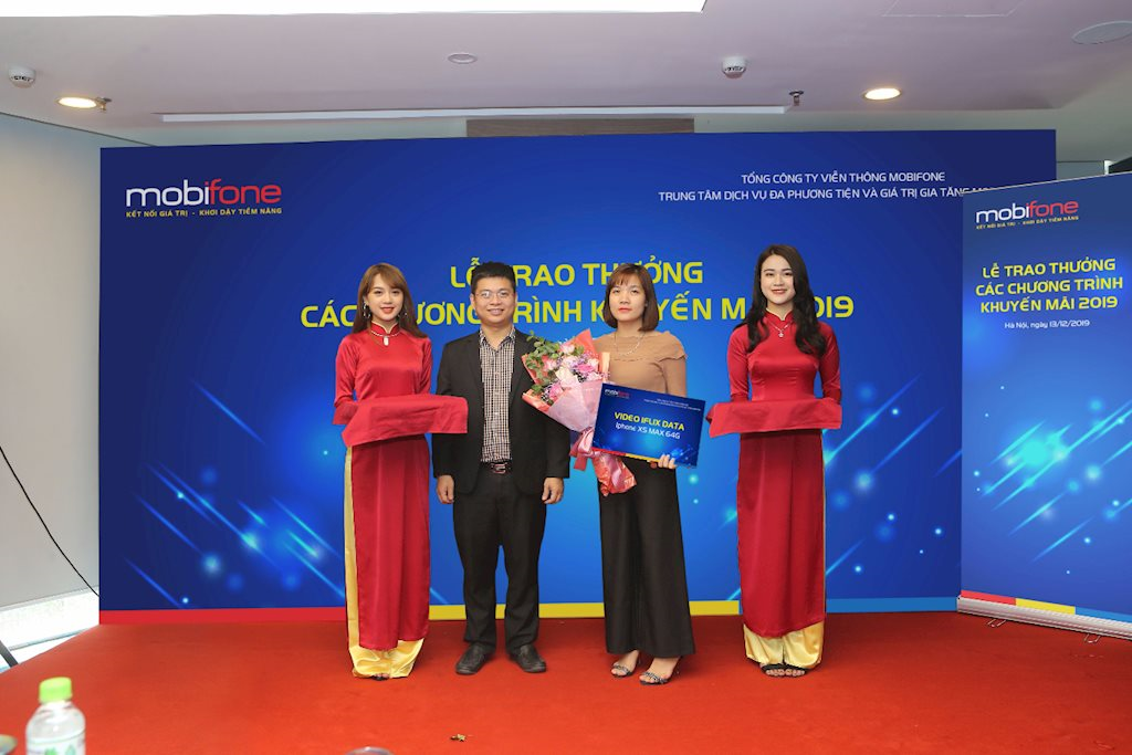 MobiFone trao thưởng cho khách hàng sử dụng dịch vụ giá trị gia tăng trong năm 2019