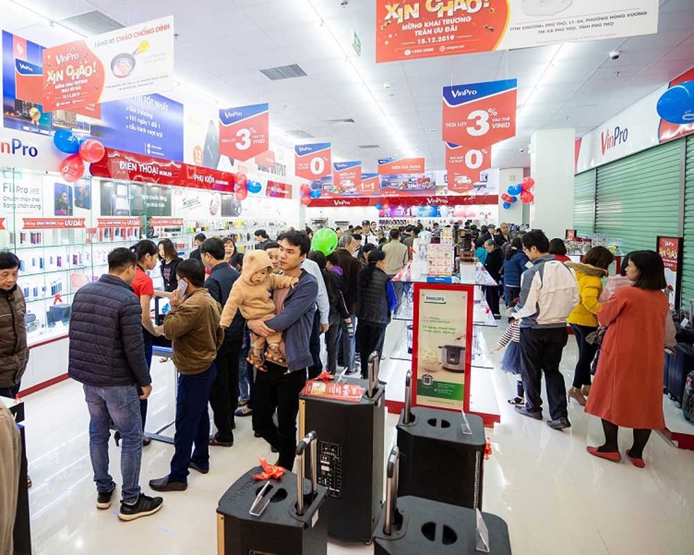 Tỷ phú Phạm Nhật Vượng tuyên bố rút khỏi mảng bán lẻ để dồn lực cho công nghệ