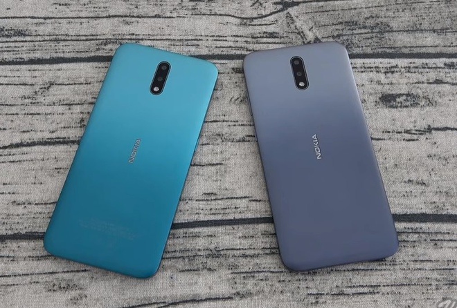 Loat smartphone dang chu y vua ban ra tai Viet Nam hinh anh 7 Nokia-2.3-cyand-and-black-unbox.jpg