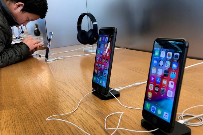 Nhan vien Foxconn kiem 43 trieu USD tu viec an cap linh kien iPhone hinh anh 1 webp.net-resizeimage-13.jpg