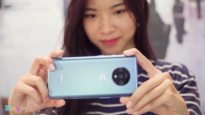 iPhone 11 va loat smartphone xach tay giam gia manh cuoi nam 2019 hinh anh 5 DSC03355_zing.jpg