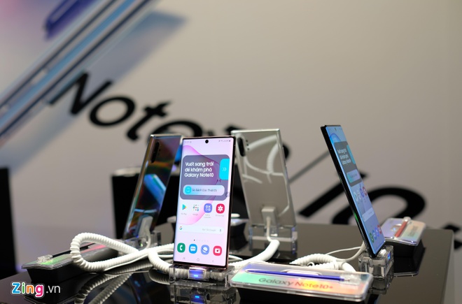 iPhone 11 va loat smartphone xach tay giam gia manh cuoi nam 2019 hinh anh 3 note10_zing_6_1.jpg