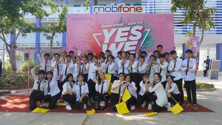 Học sinh rực rỡ lửa thanh xuân với cuộc thi Dancefest - Dân Vũ Yes We Can