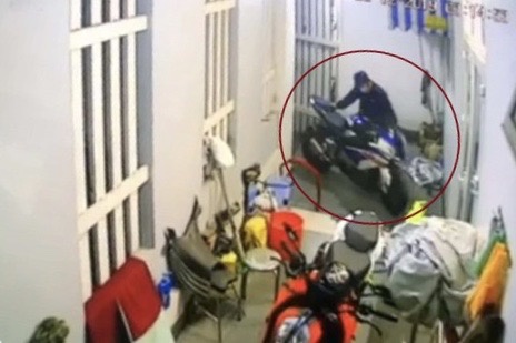 Chu moto BMW o TP.HCM tim duoc xe nho tin nhan cua thue bao la hinh anh 1 IMG_9353.JPG