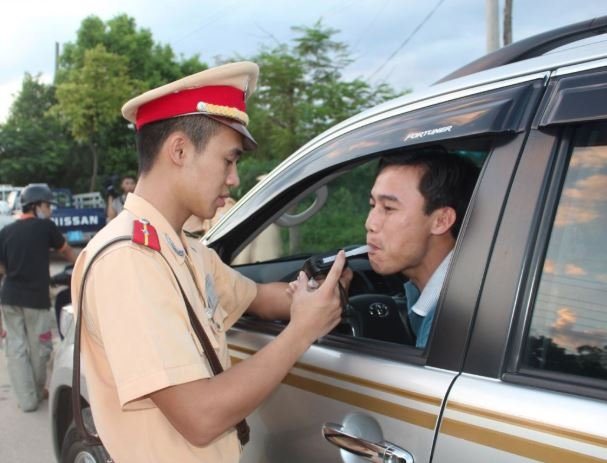 CSGT phạt 2.673 trường hợp vi phạm nồng độ cồn sau 6 ngày ra quân